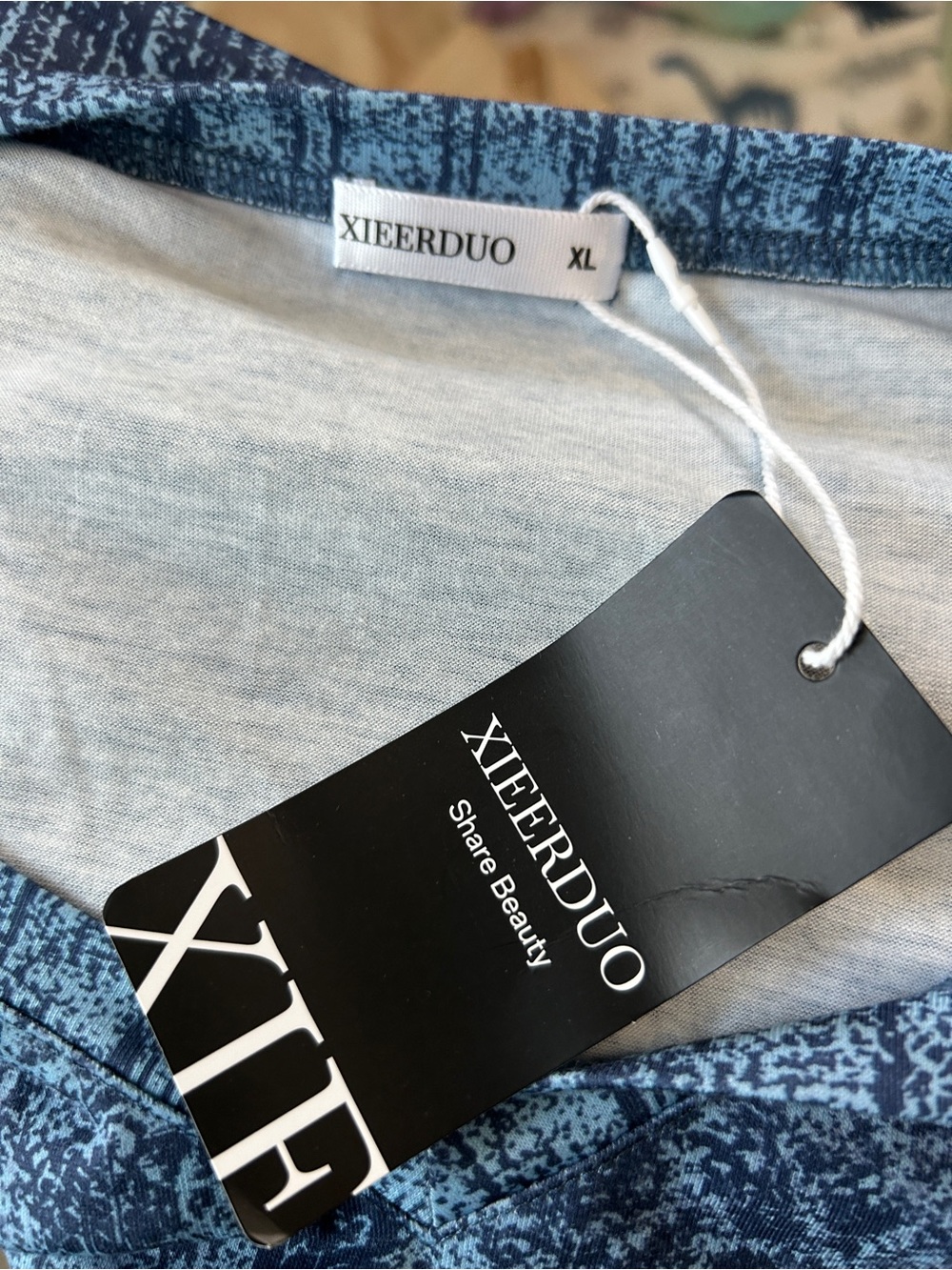 NWT V-Neck Printed 3/4 Sleeve Top - Picture 5 of 5